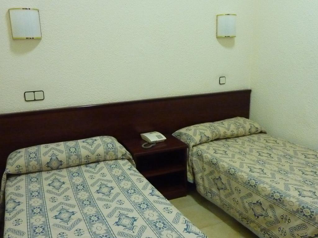 Hotel Comercio Barcelona Room photo